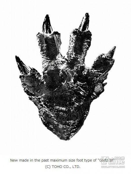 筹拍,概念海报也随之曝光,海报以哥斯拉的爪子为主体,意为"巨兽回归"