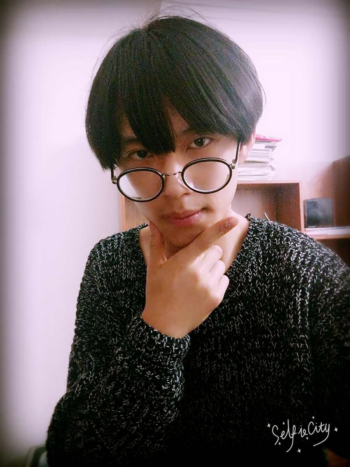 如何用自己的真发剪出动漫式m字刘海? - Akum