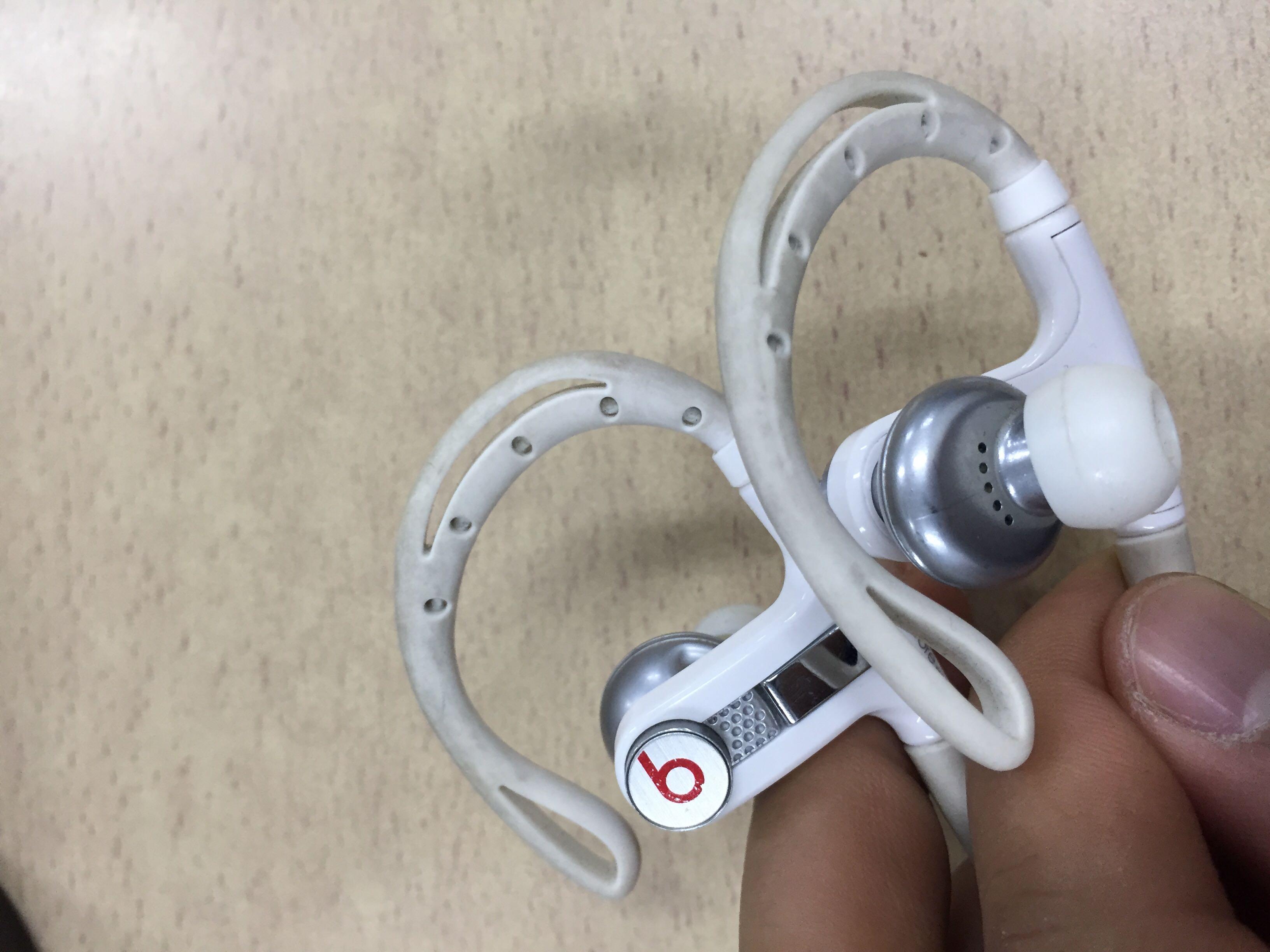 beatspower一代 白色款 胶圈带脏了怎么清理?