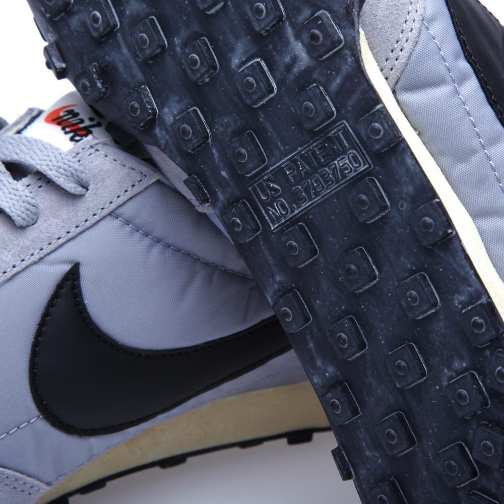 足球鞋鞋底花纹篮球鞋鞋底花纹羽毛球鞋鞋底花纹各针对该运动类型作了