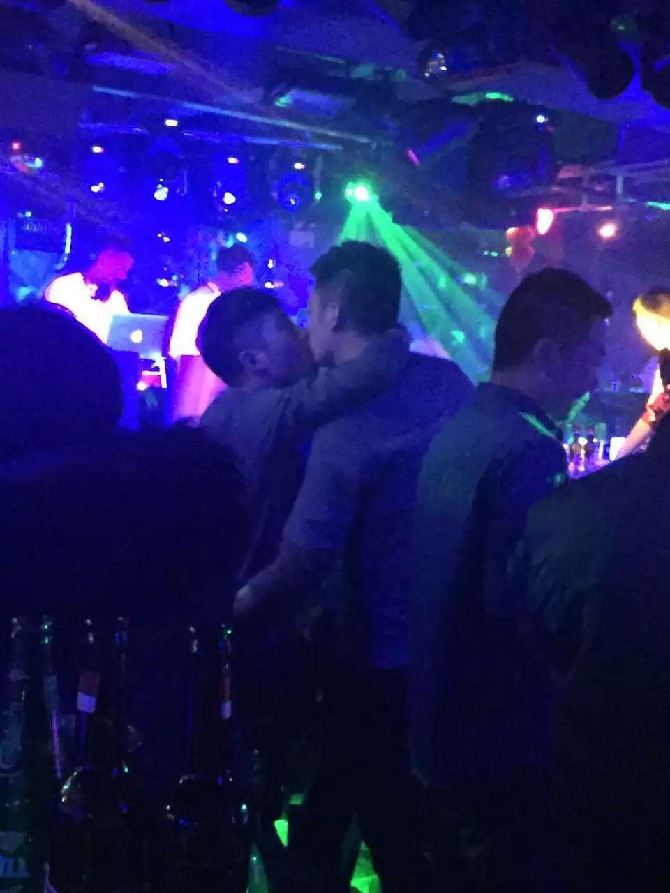 去gay吧是一种怎样的体验? - 知乎