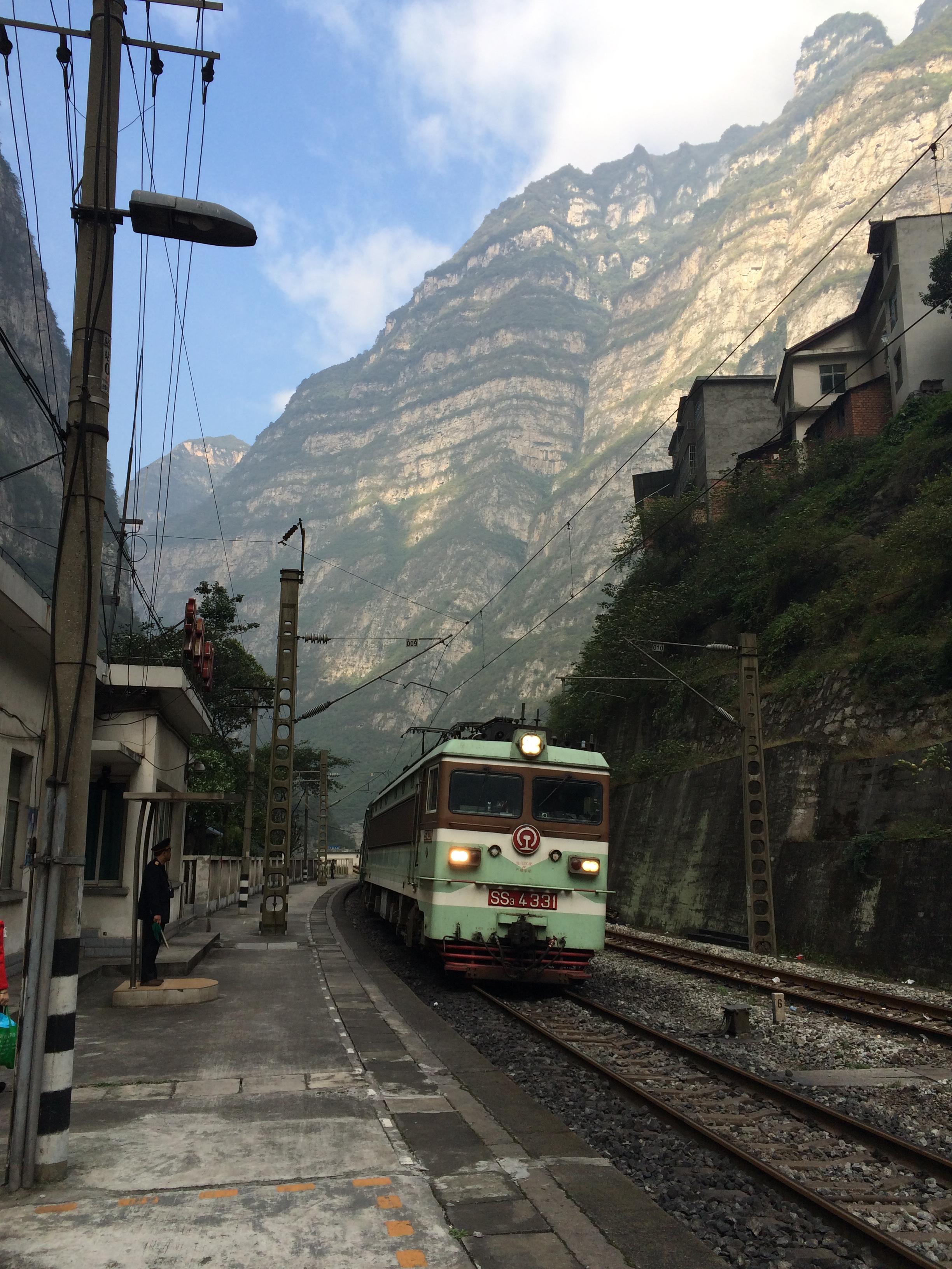 完整走完宝成线,成昆线是怎样一种感受? - 知乎