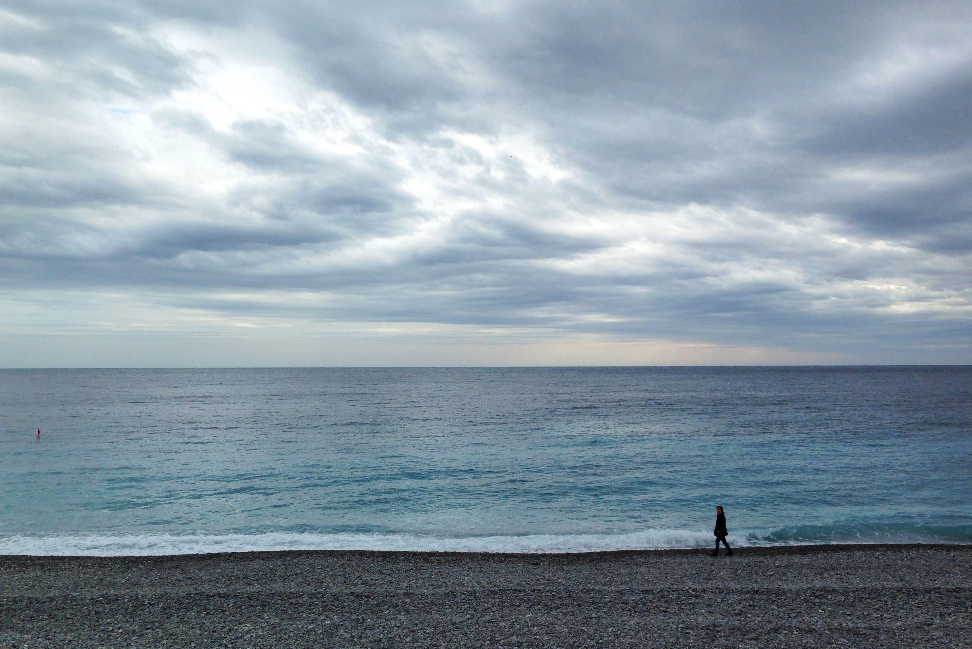 你看过哪张照片使你感觉到深深的孤独感? - 知乎