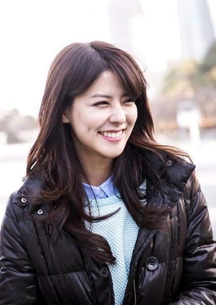 我来贴几个 一色纱音: 逢沢りな: 藤井美菜: 当然啦,光妹,凉子,雅美酱