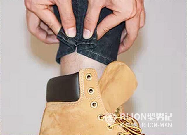 怎么把牛仔裤的裤脚卷起来? - 欧阳的回答 - 知