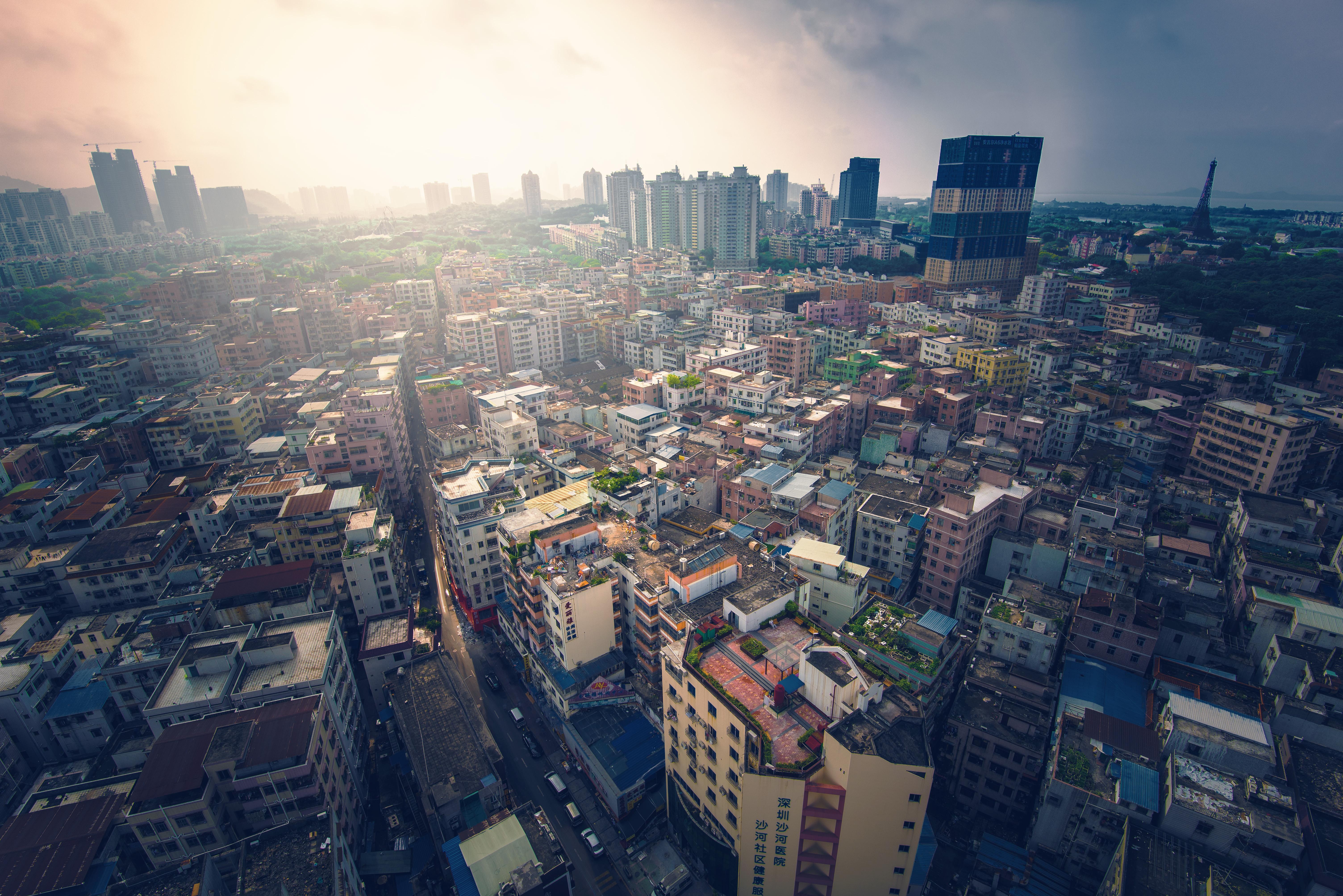 这张「猪笼城寨」怎么调才可以显得通透有质感,我调不好主要是前期