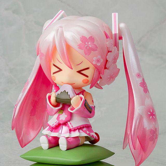 打开 app charlie / cc by 都说手办模型有寿命,那塑料小人时间长了