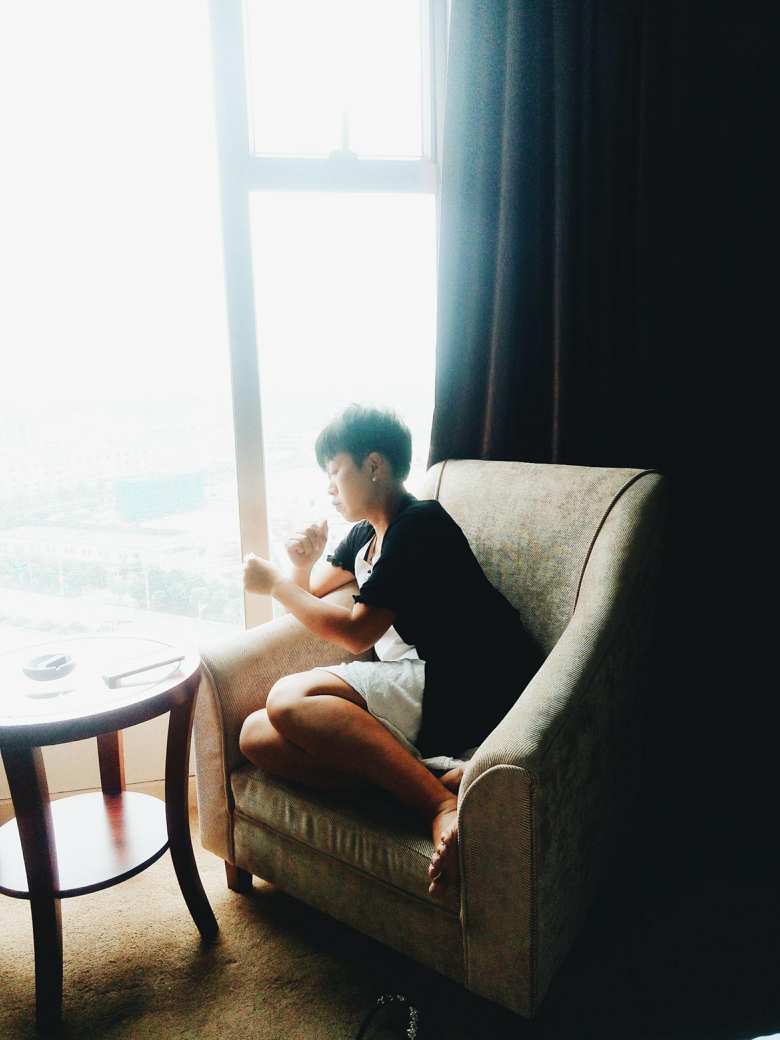 拍照怎么拍出高的感觉 af7a6b2d2e1161ec56fa7068b89a3b50_r.jpg