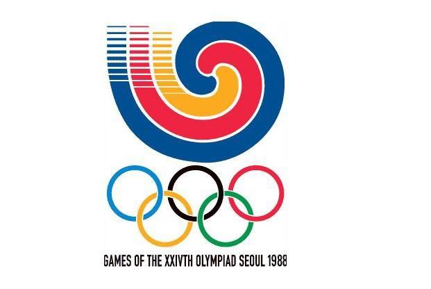 大家觉得运动会海报搞笑一点好还是正式一点好,大家都已经习惯了正式