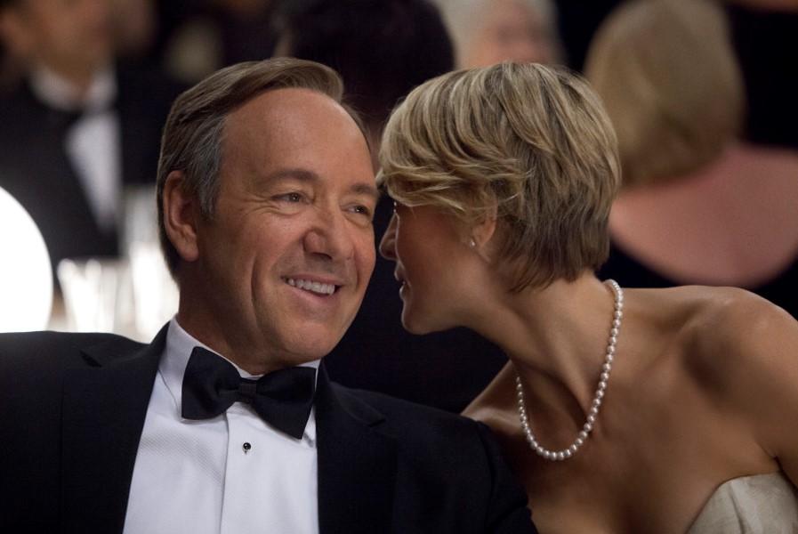 《纸牌屋》女主角Claire(克莱尔)的服装是什么