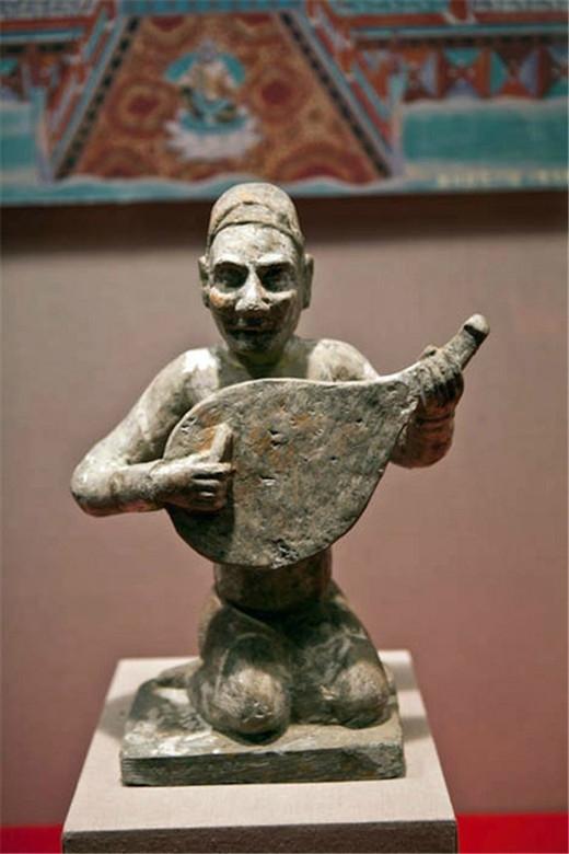 古代男人弹琵琶吗?