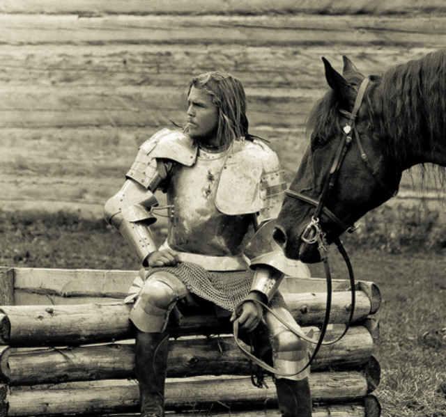 根据有的学者的见解,中世纪所谓的骑士精神(chivalry)