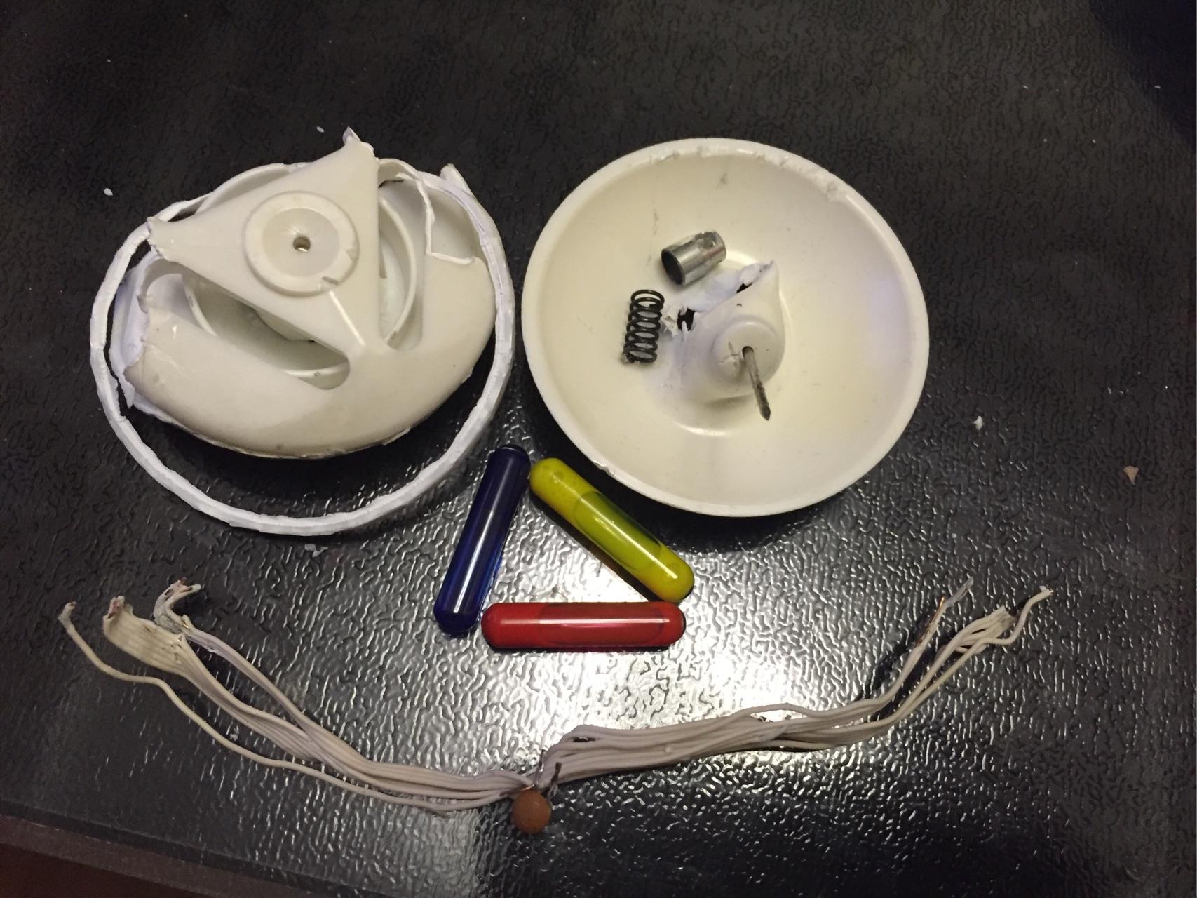 优衣库防盗墨水磁扣怎么取下