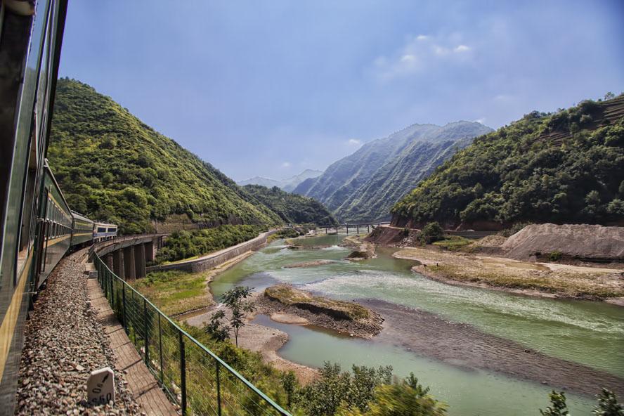 完整走完宝成线,成昆线是怎样一种感受? - 知乎