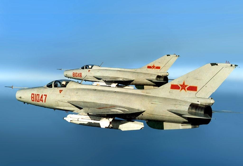 1964年11月,航空工业部统一国产飞机命名,之前的东风101(56