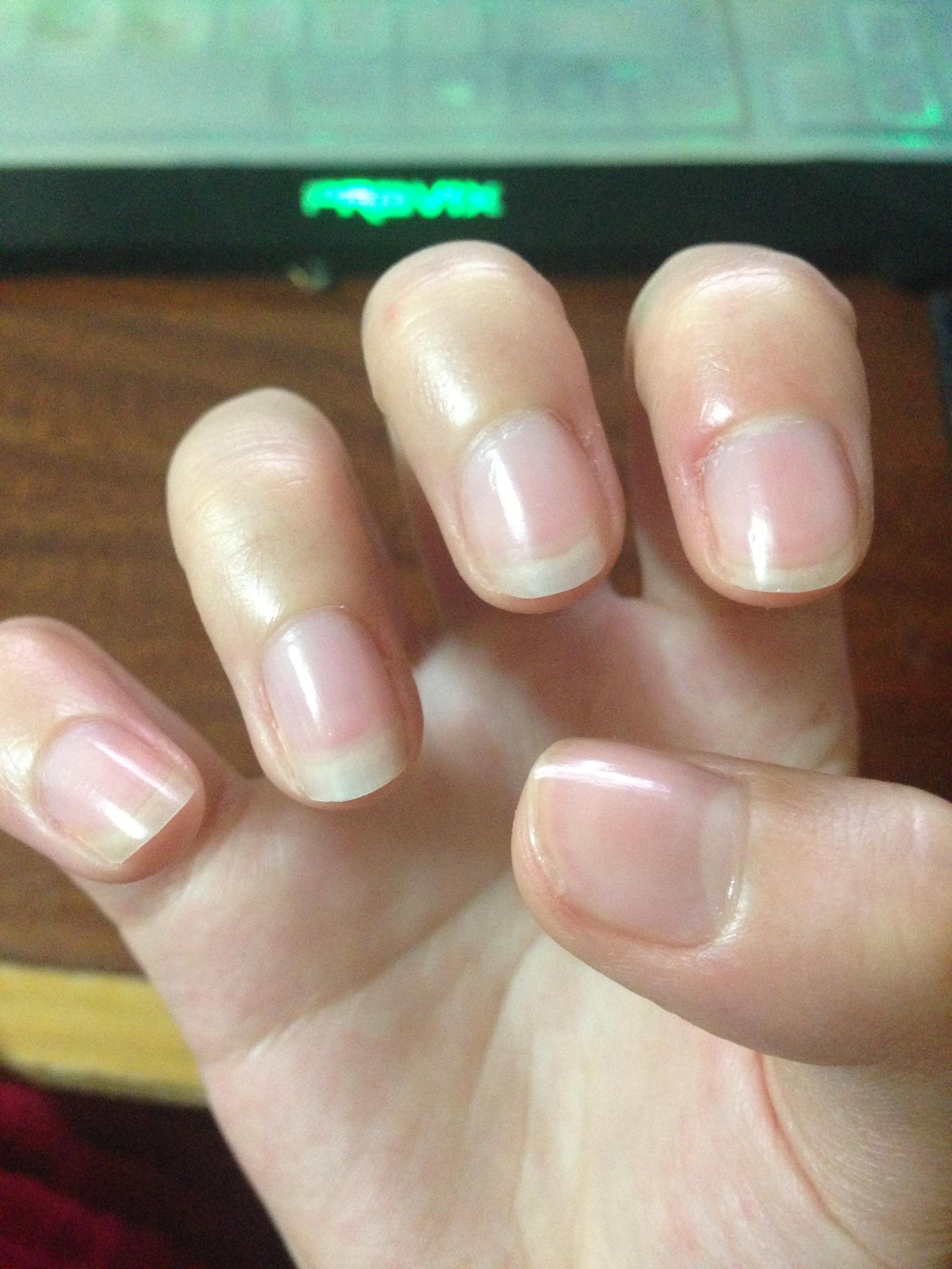10款適合短指甲女生美甲提案 手指看起來更修長