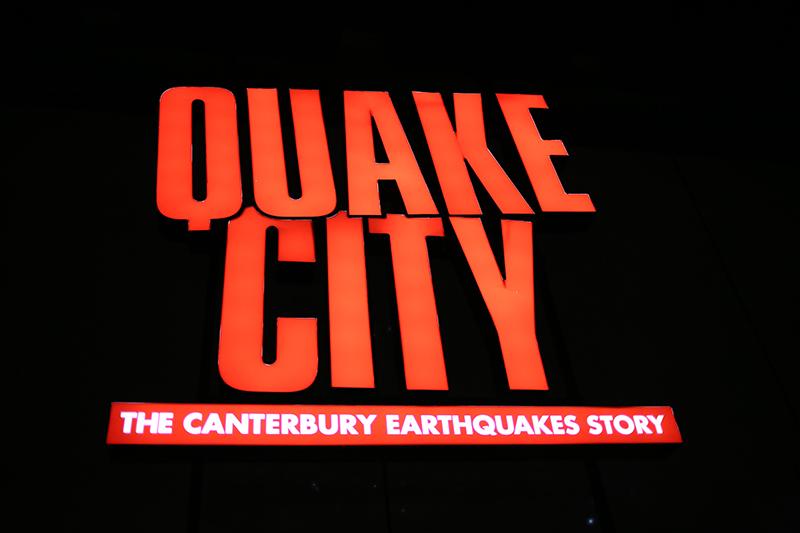 怎样在旅行中自己拍婚纱照?