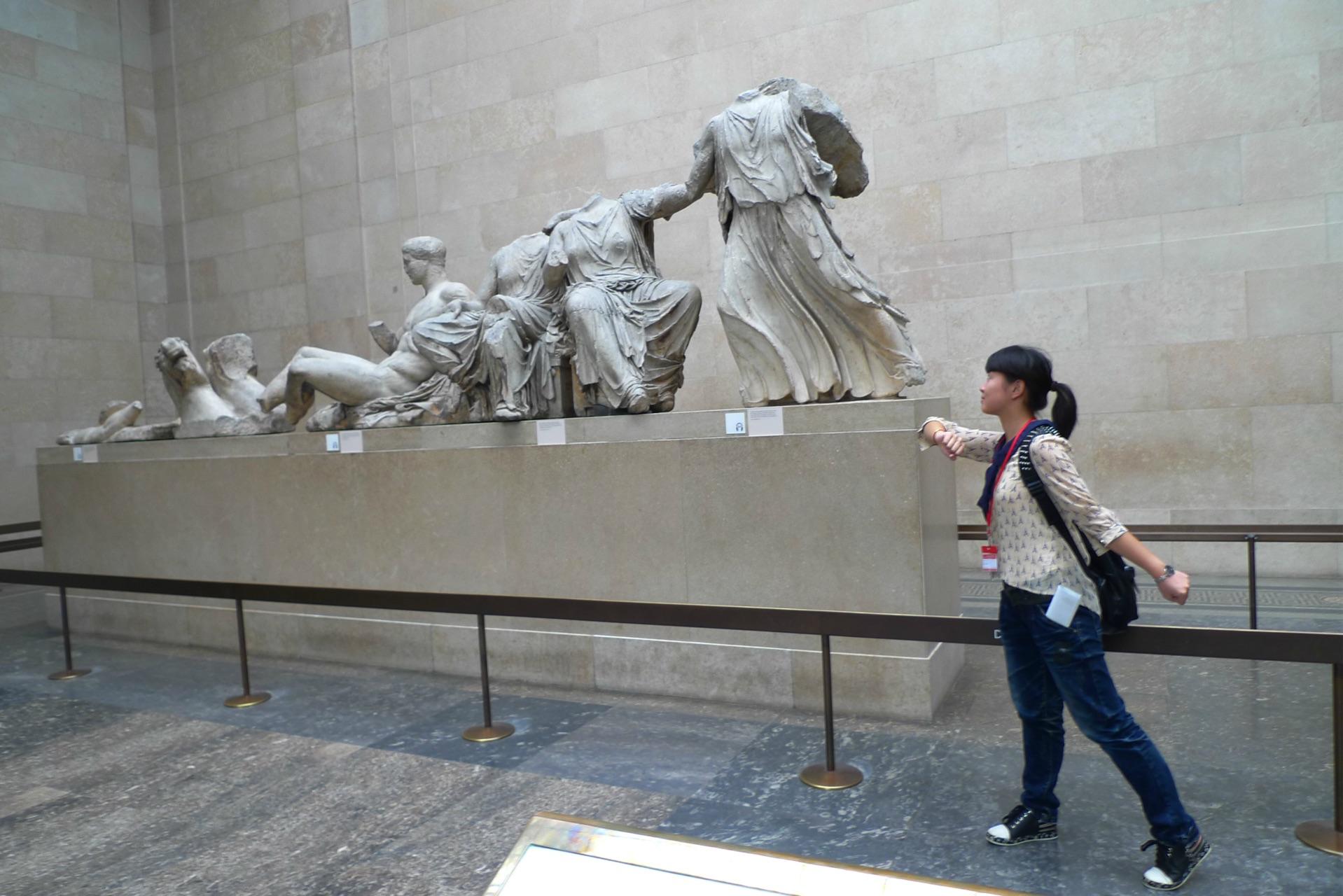 第一次出国游先去哪个国家比较好?英语交流有