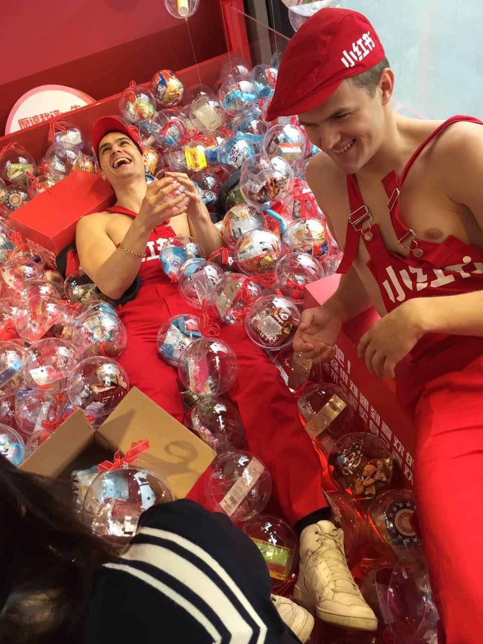 小红书为什么用红色快递盒?是一种营销策略吗