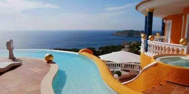 现在很多欧洲小国或地区都放宽了移民条件,你