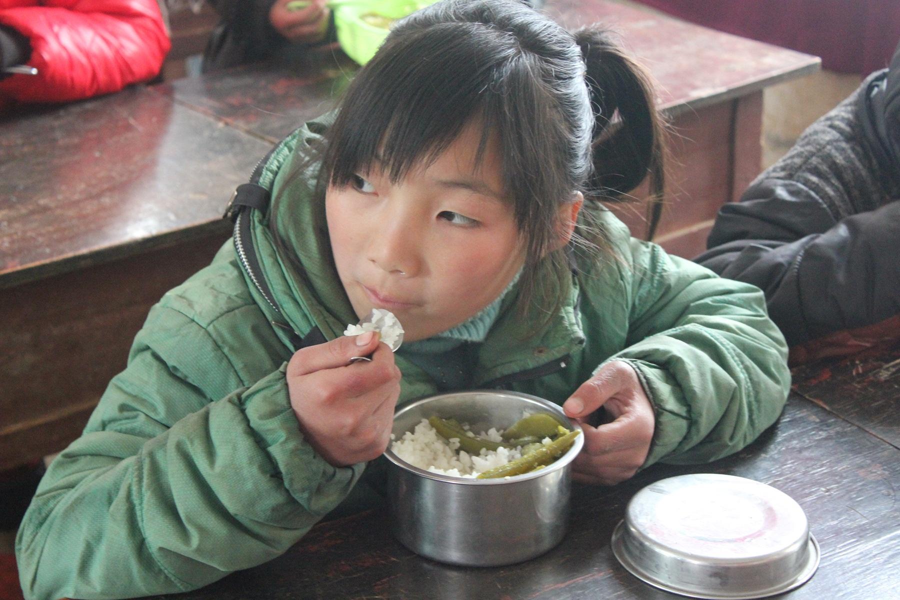 如何看待贵州毕节四名留守儿童集体喝农药自杀事件