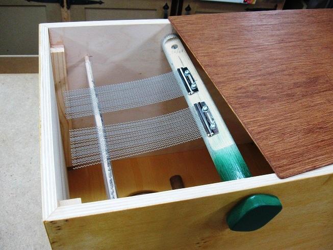 箱鼓的内部结构和木料是怎样的