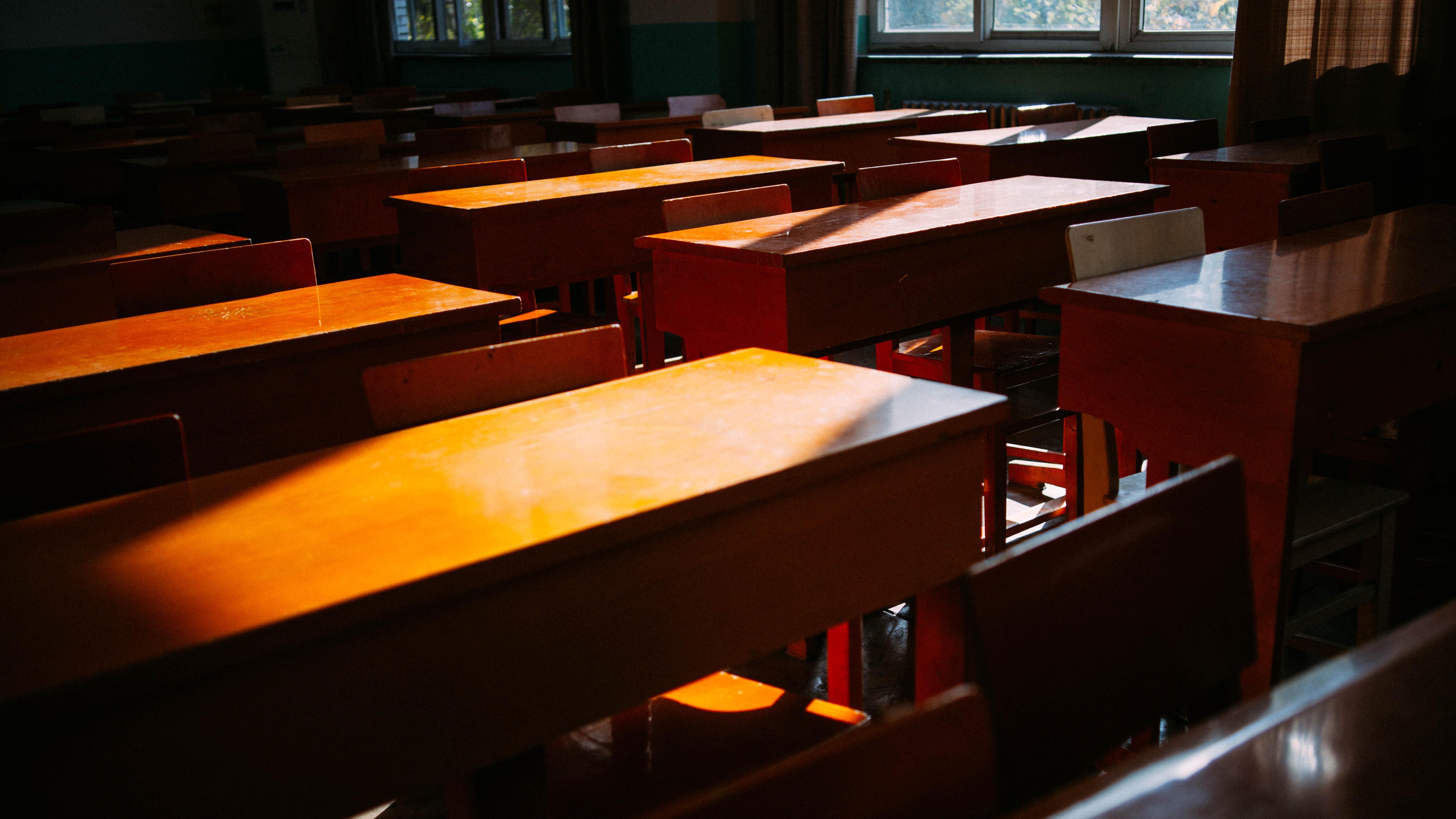 在军校这种衣着,景物较单一的地方,可以拍些什么样的照片?