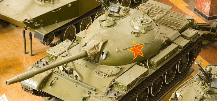 就是这种62式坦克,他们部队拉练的内容就是浩浩荡荡的从团部开出来,一