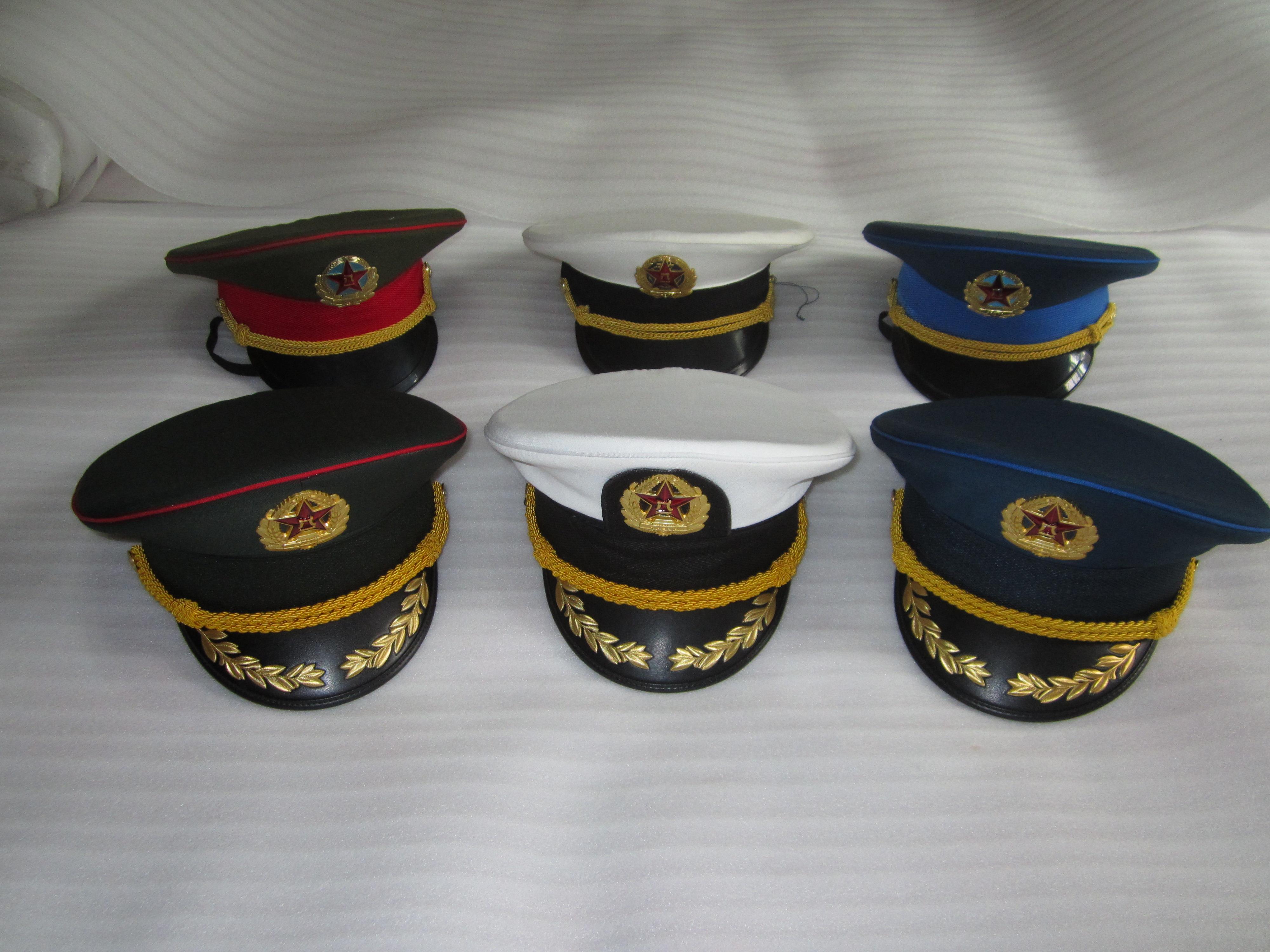 中国人民解放军海军的两种水手服有哪些区别?