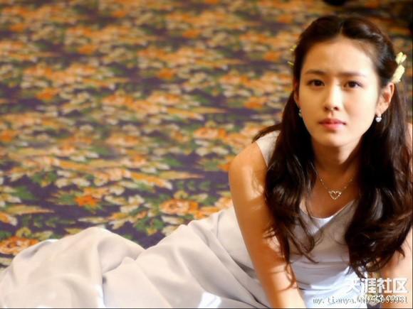 如何评论杨幂的长相?