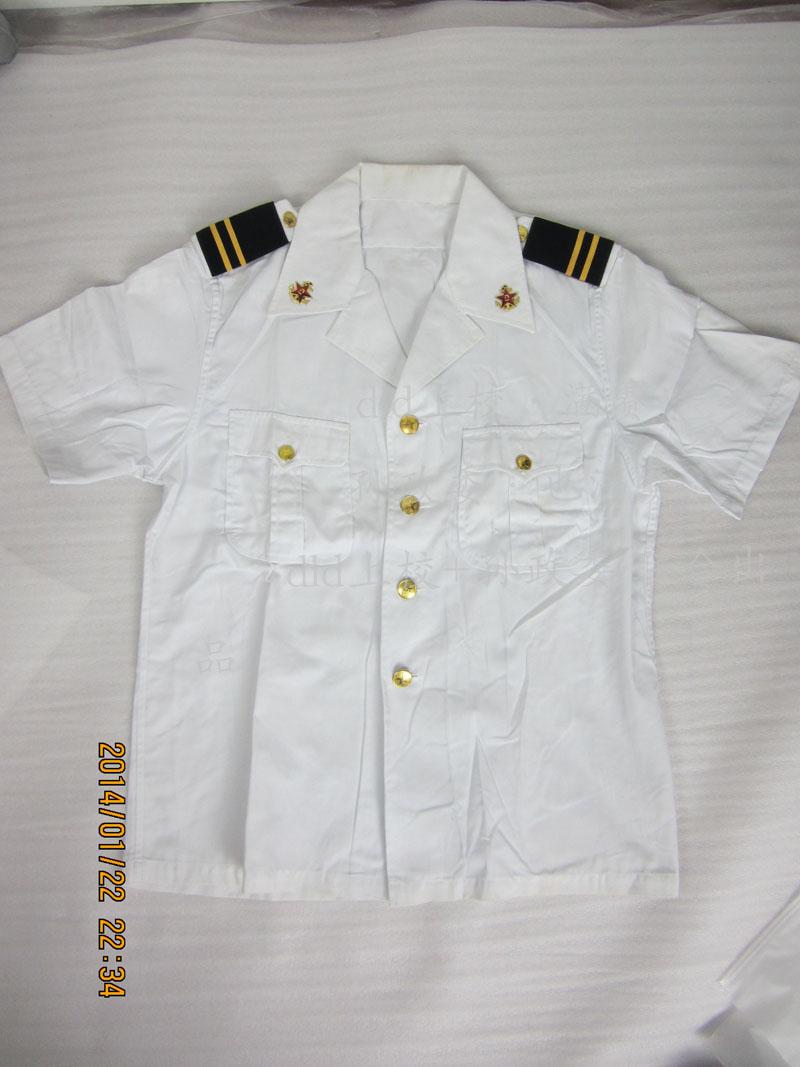 中国人民解放军海军的两种水手服有哪些区别