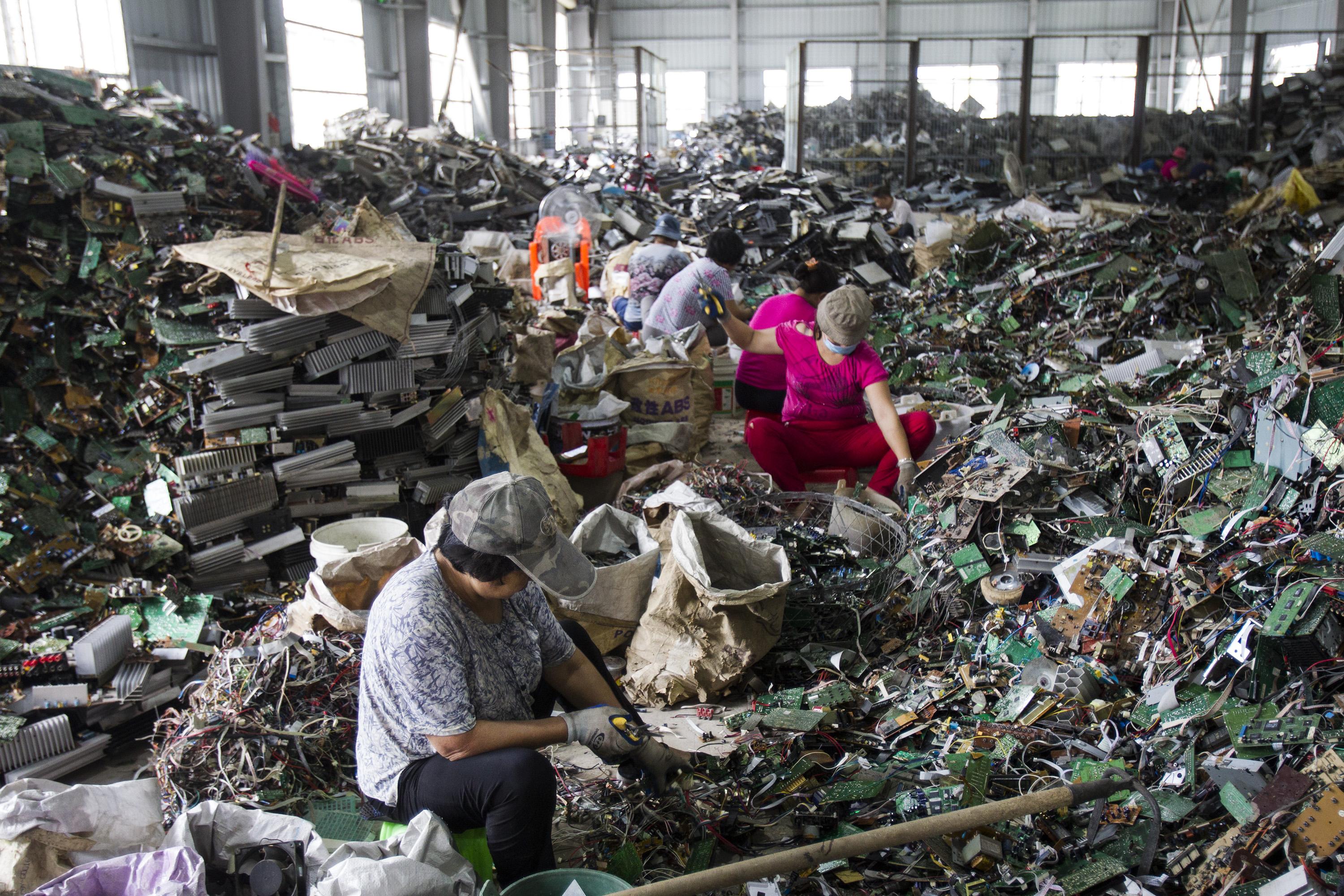 对电子垃圾废物再利用有什么环保的方法?