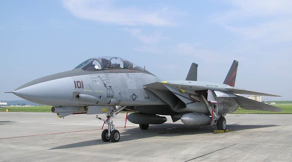 为什么苏 27 歼 10 F16 等战斗机发动机进气口