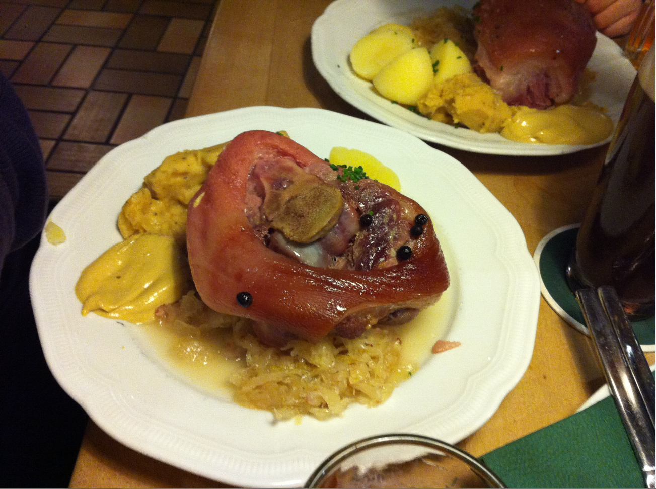 如何烹饪德国大肘子schweinhaxen