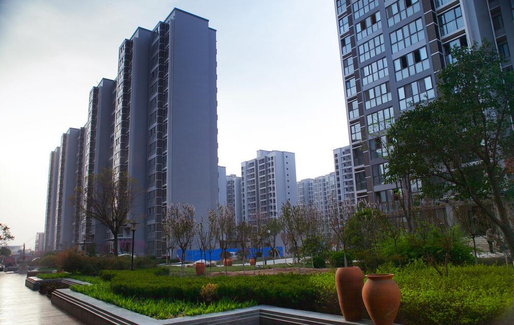 人均居住面积标准_人均耕地面积图