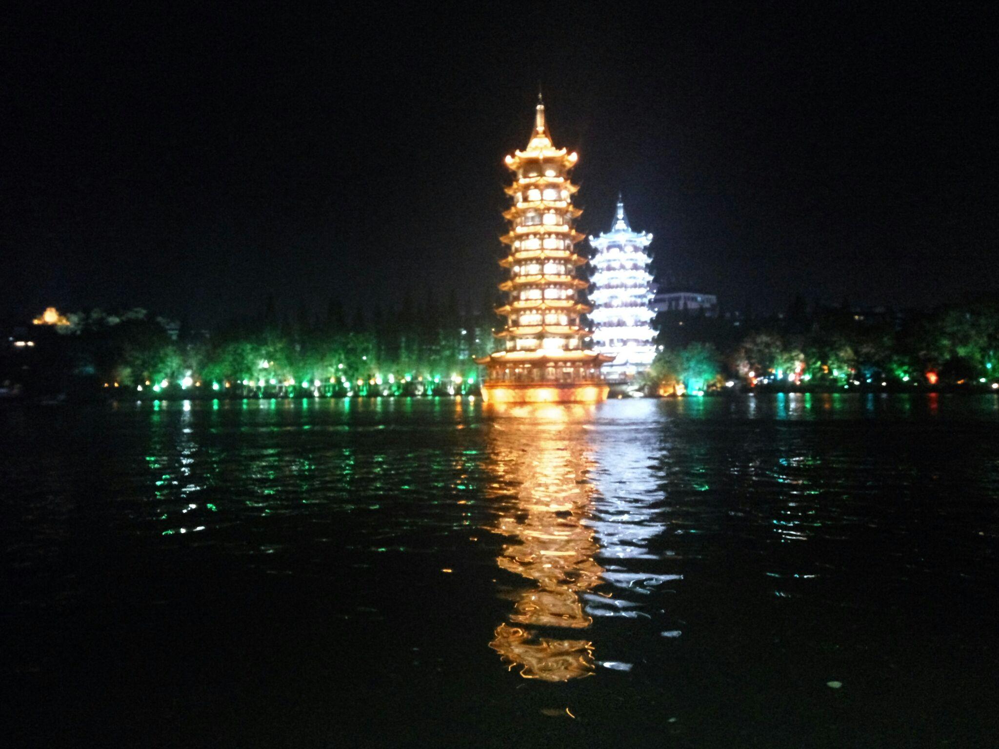 为何漓江塔地图取景不在漓江而在重庆? - 知乎