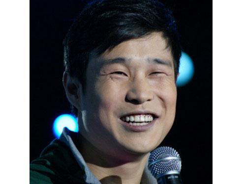 如何让600度近视的眼睛在摘下眼镜后看起来炯炯有神?