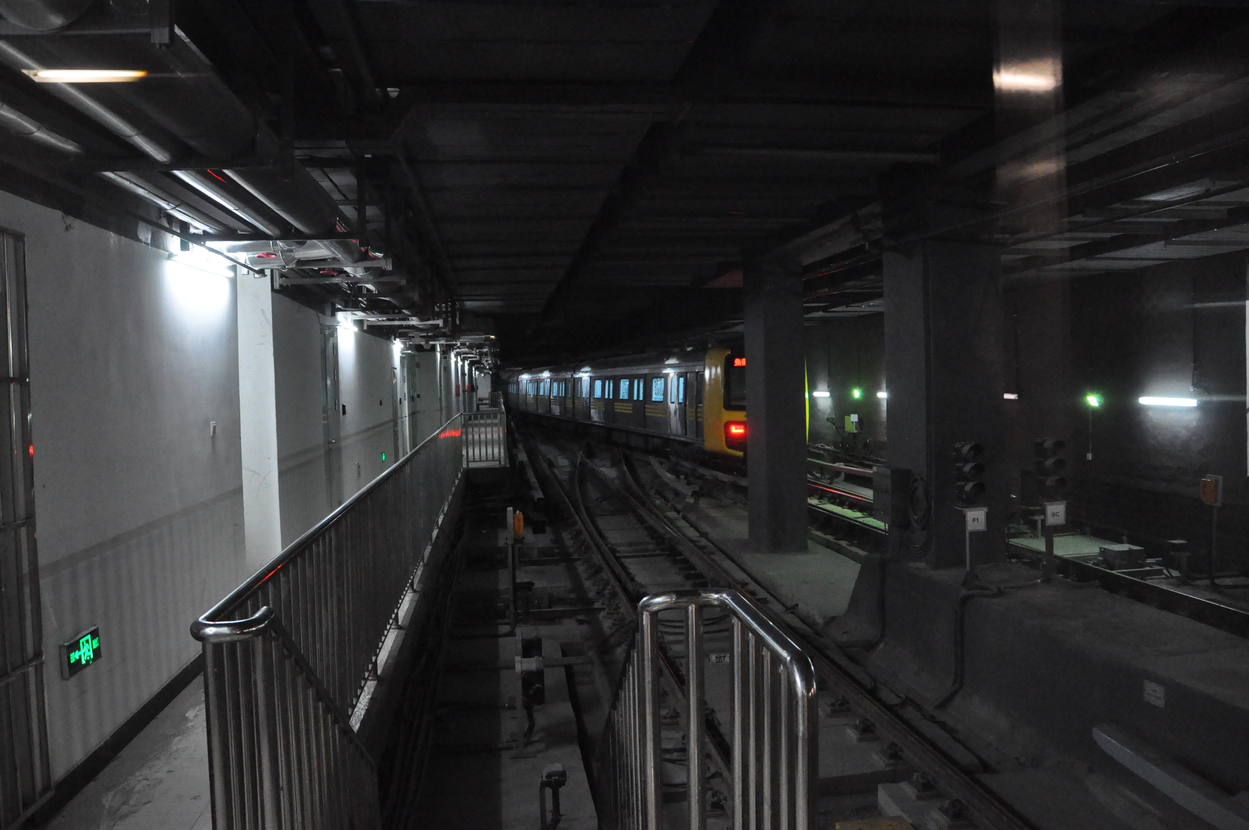 地铁到达终点站之后开往哪里?直接掉个头开回去吗? - 知乎