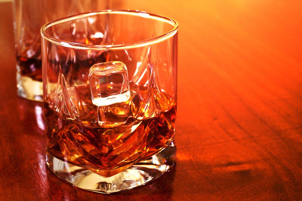 「通关攻略」可以从境外携带几条烟和几瓶酒入