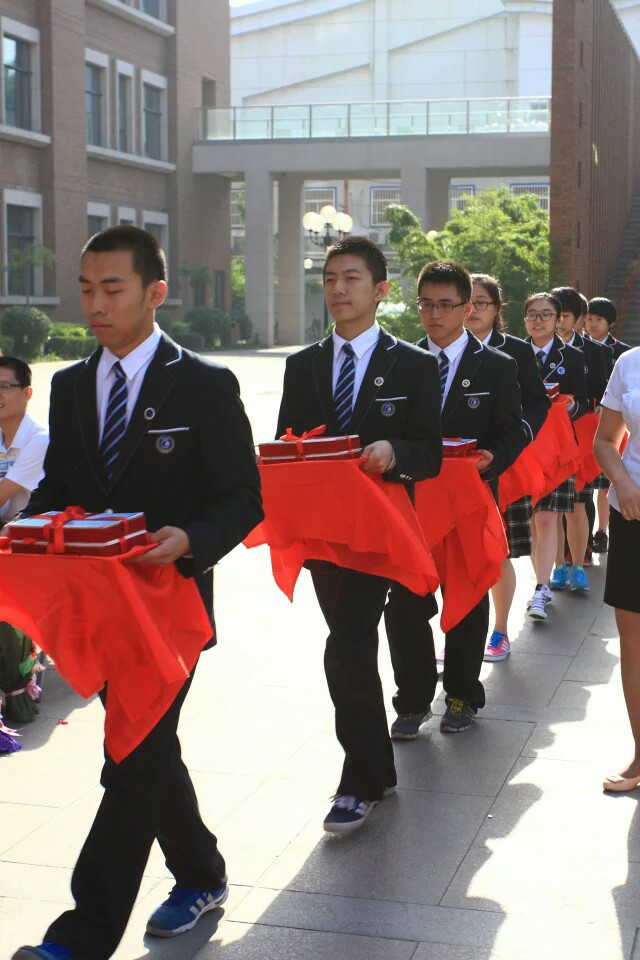 中国哪些中学有好看的校服