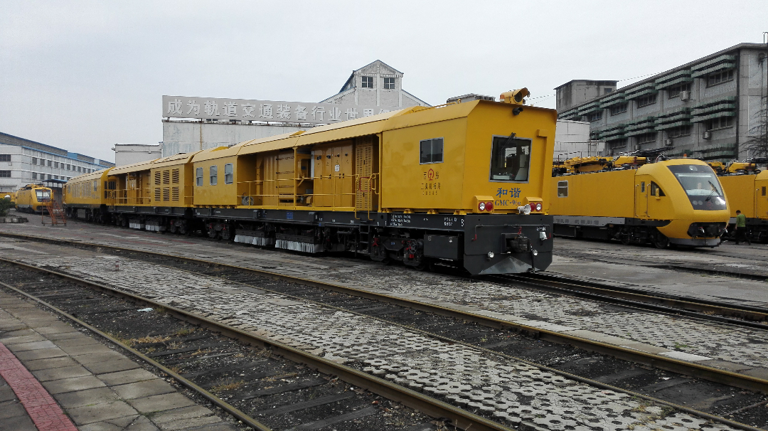 gmc96钢轨打磨车,一节动力车,六节打磨车
