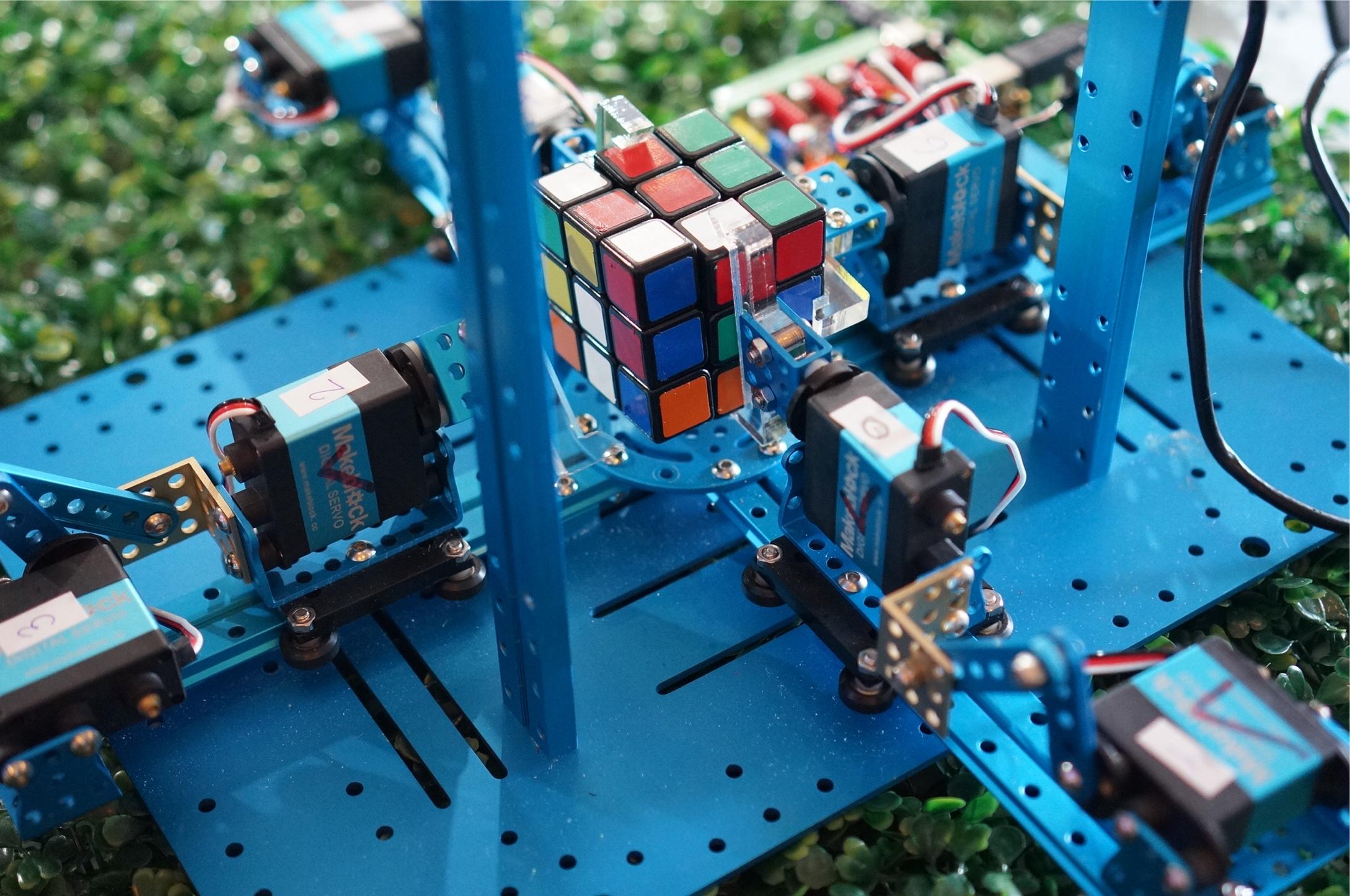 他仍热爱做创客产品希望这一代孩子是玩makeblock长大的