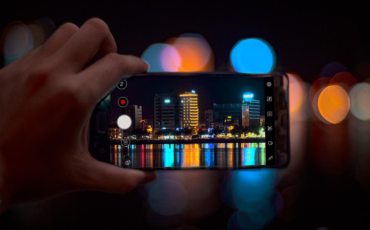 灯火阑珊夜生活