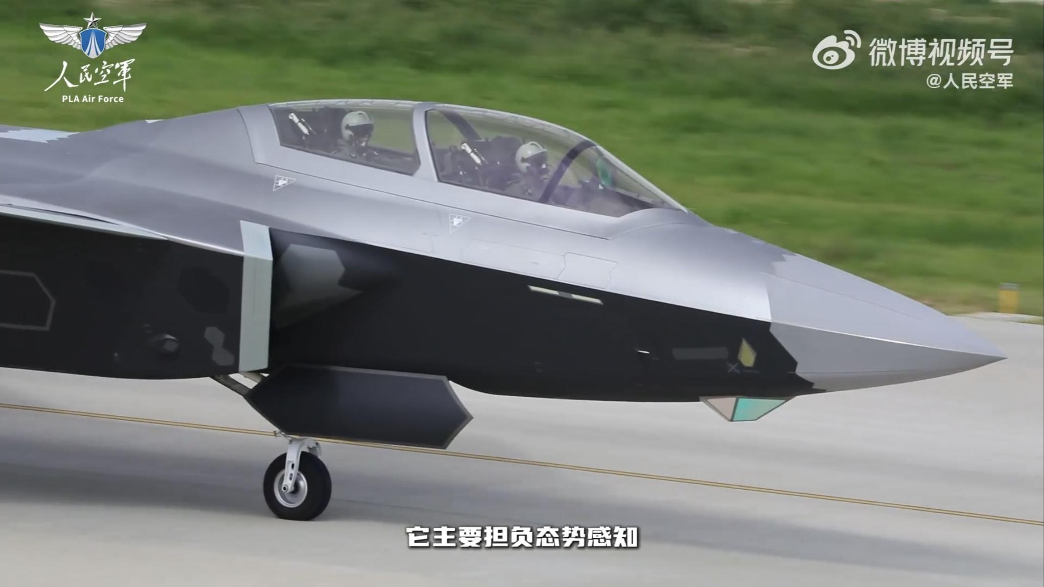 九三阅兵现场双座型歼-20S 首次亮相,双座和单座有什么区别?将如何改变空中打击模式? - 知乎