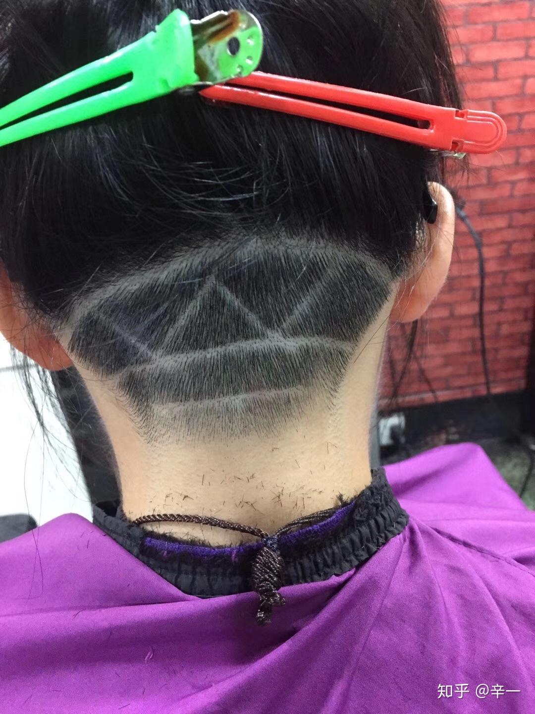 女生头发厚剪短发可以把后脑头发剃了吗? - 知乎
