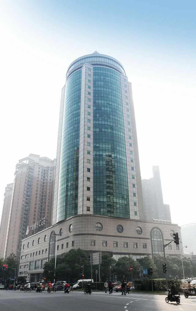 服务介绍:近日,仲量联行欣获泰丰大厦业主委任,为其提供资产管理服务.