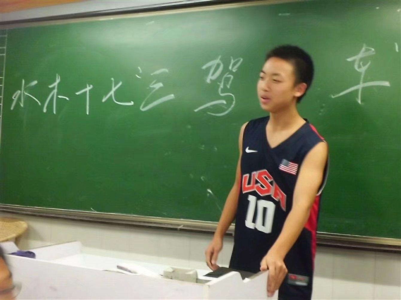 大学去当兵回来再读大学是种什么体验?