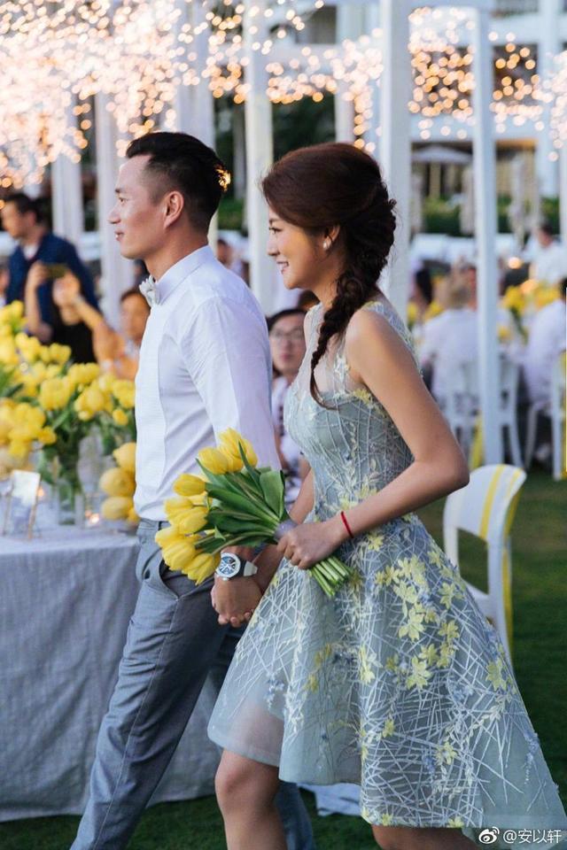 双宋婚礼:洋桔梗花,花语"永恒的爱"