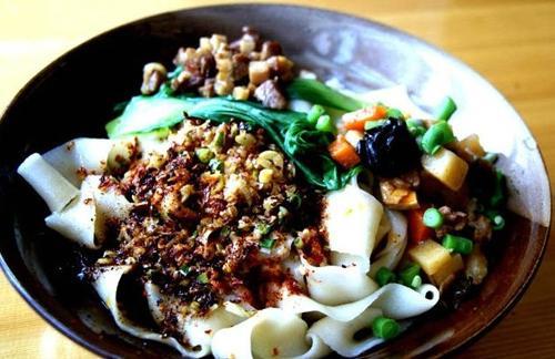 昨天去吃了一碗陕西biang biang面，然后…… - 知乎