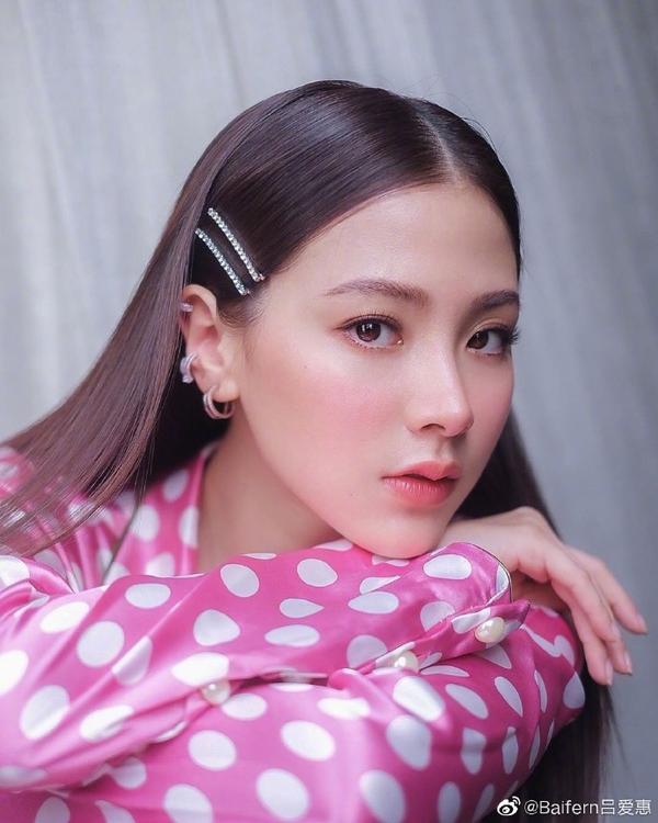 浓颜更能发挥自己特色不是口红,而是腮红~介于减龄的日系腮红和立体的